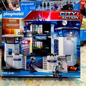 Brand new unopened Playmobile City Action Police Station 6919